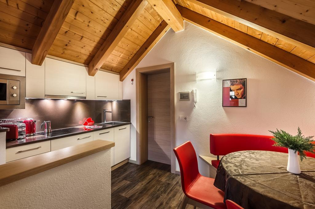 Taela Apartments ซานกัสซิอาโน ภายนอก รูปภาพ