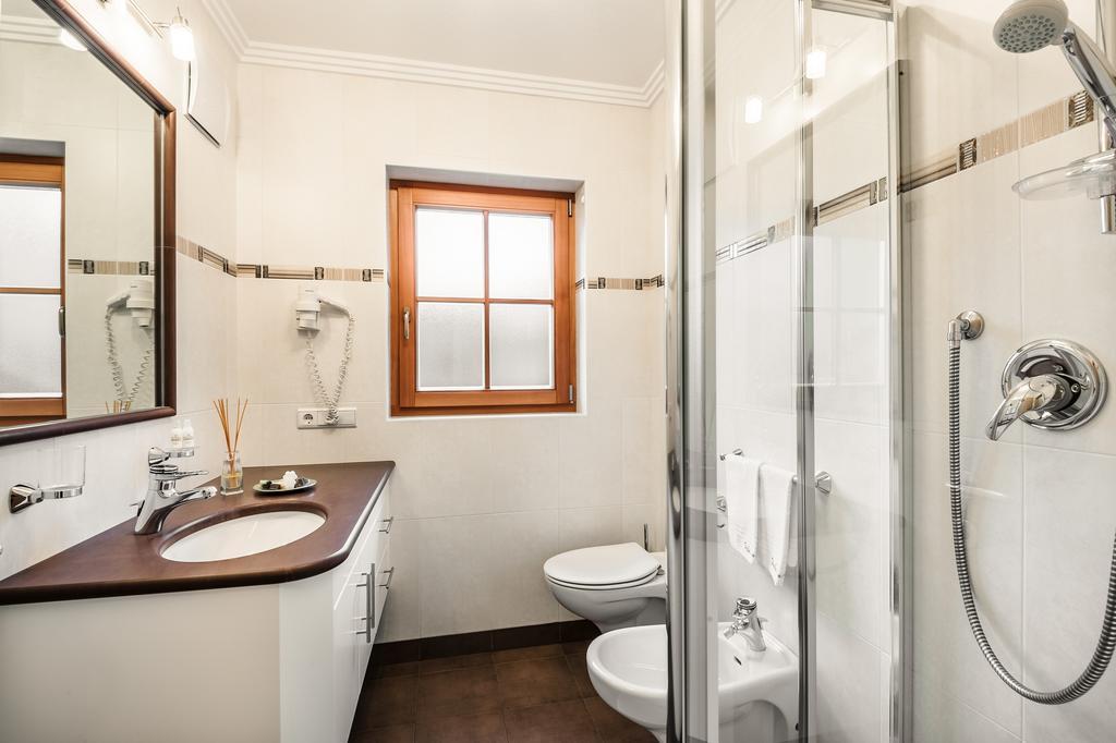 Taela Apartments ซานกัสซิอาโน ภายนอก รูปภาพ