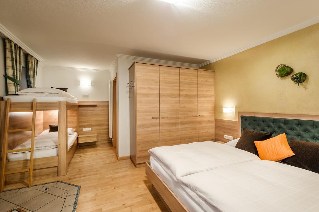 Taela Apartments ซานกัสซิอาโน ภายนอก รูปภาพ